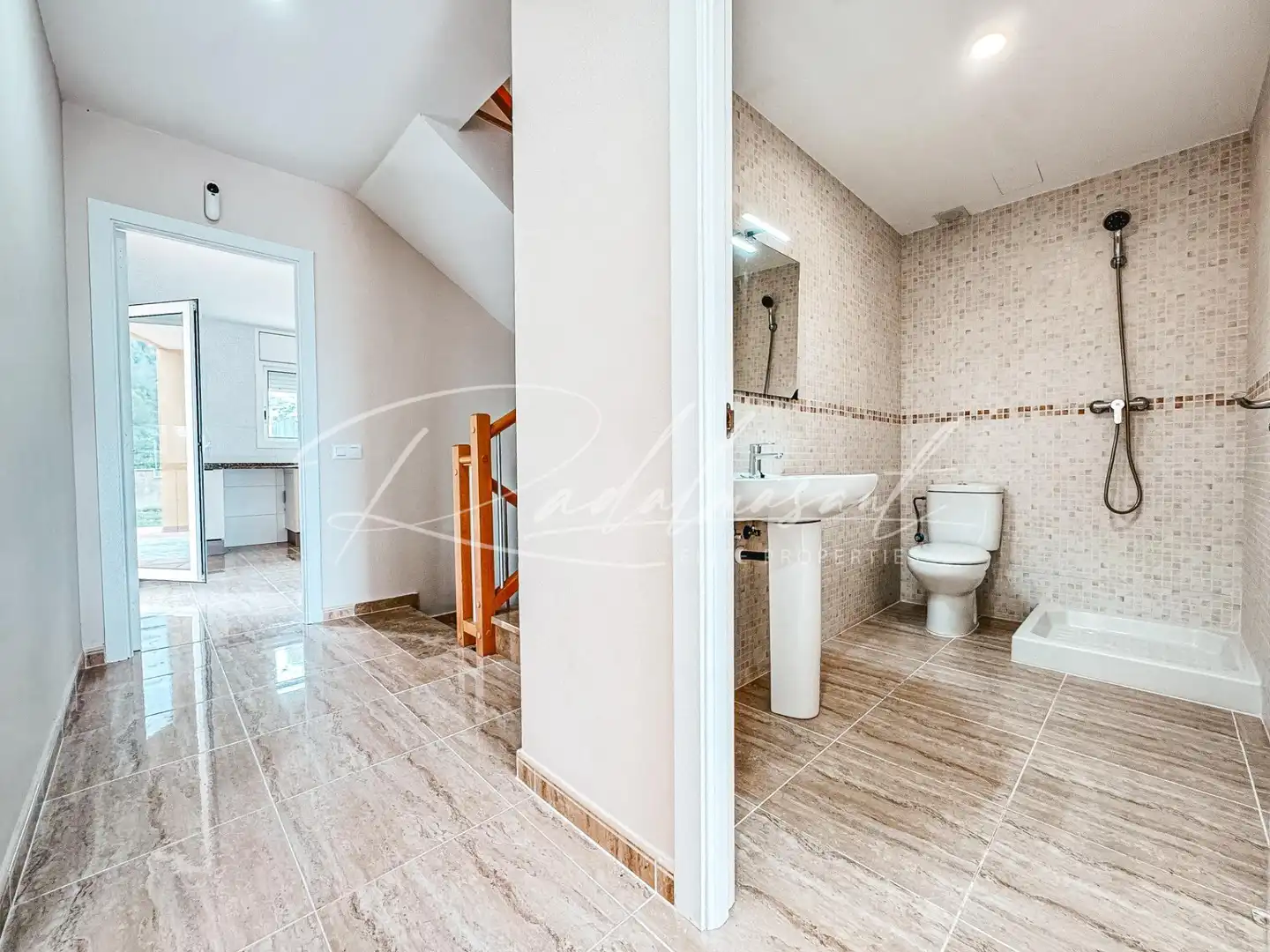 Badezimmer von Einfamilien-Reihenhaus zum Verkauf in Alcover mit Privatgarten und Terrasse