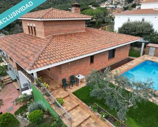 Vista exterior de Casa o xalet en venda en La Garriga amb Terrassa, Piscina i Balcó