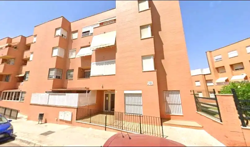Vista exterior de Pis en venda en Camas amb Jardí privat, Terrassa i Balcó