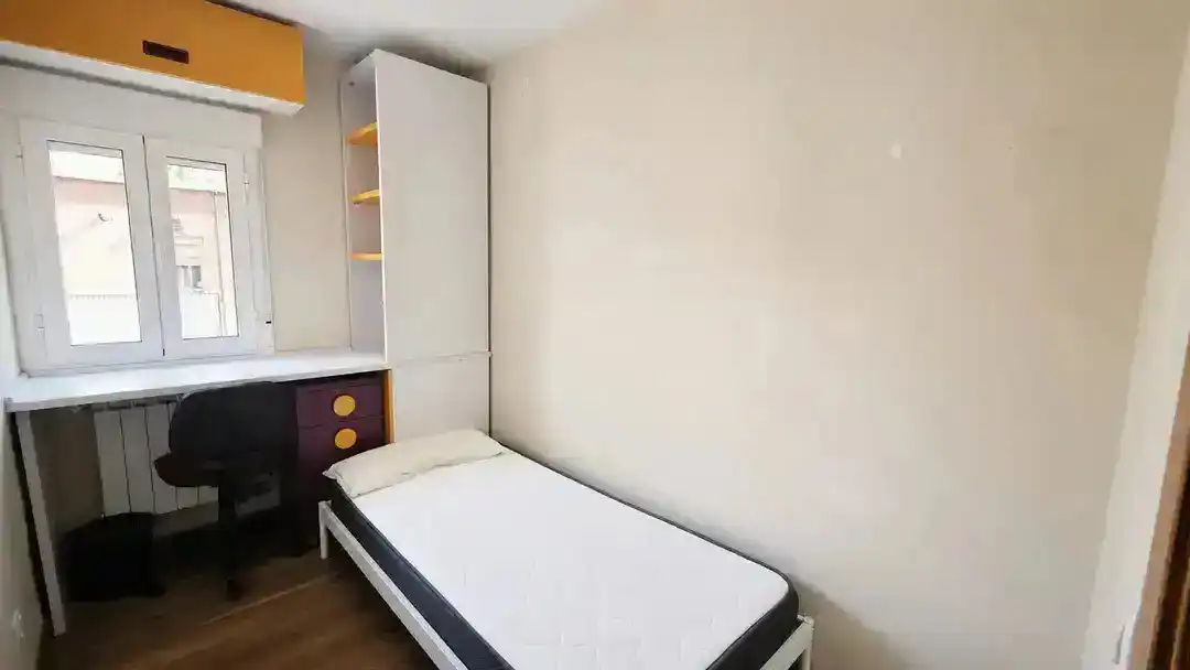 Bedroom of Flat for sale in Madrid  with Air Conditioner, Heating and Furnished