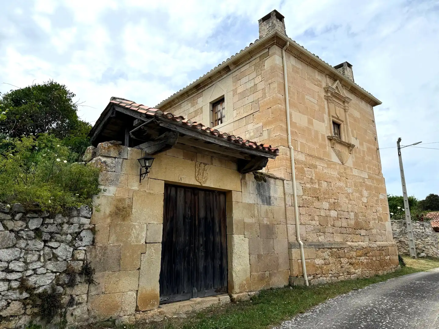 Vista exterior de Casa o xalet en venda en Villarcayo de Merindad de Castilla la Vieja amb Jardí privat i Terrassa