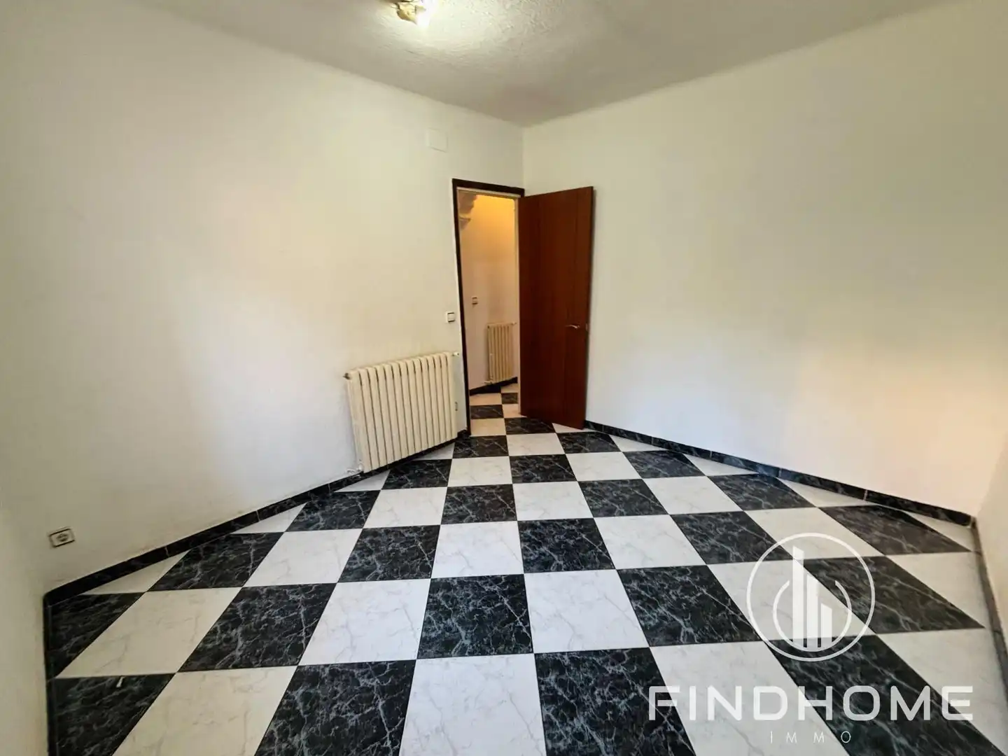 Dormitori de Casa o xalet en venda en Olot amb Aire condicionat, Calefacció i Terrassa