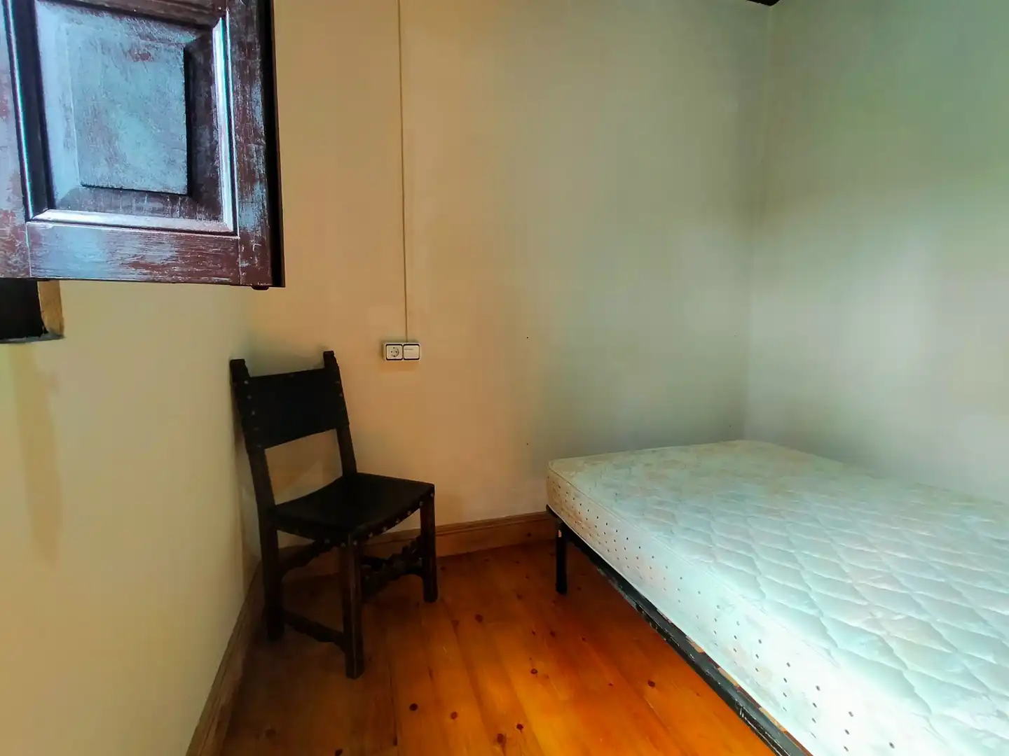 Habitación de Finca rústica en venta en Salas con Terraza y Trastero
