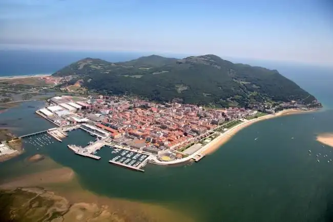 Business premises for sale in Santoña, imagen 2