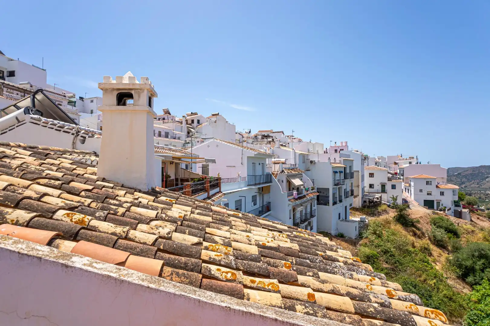 Vista exterior de Casa o xalet en venda en Frigiliana amb Aire condicionat, Calefacció i Jardí privat