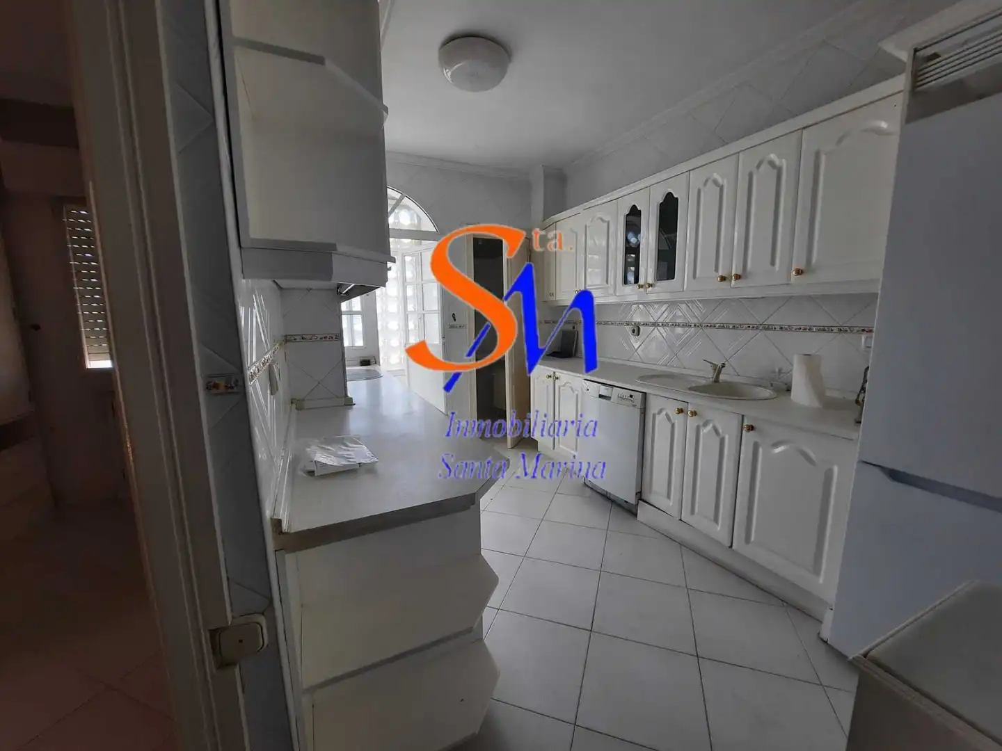 Flat with lift for sale in Avenida de Cristobal Colón 12d