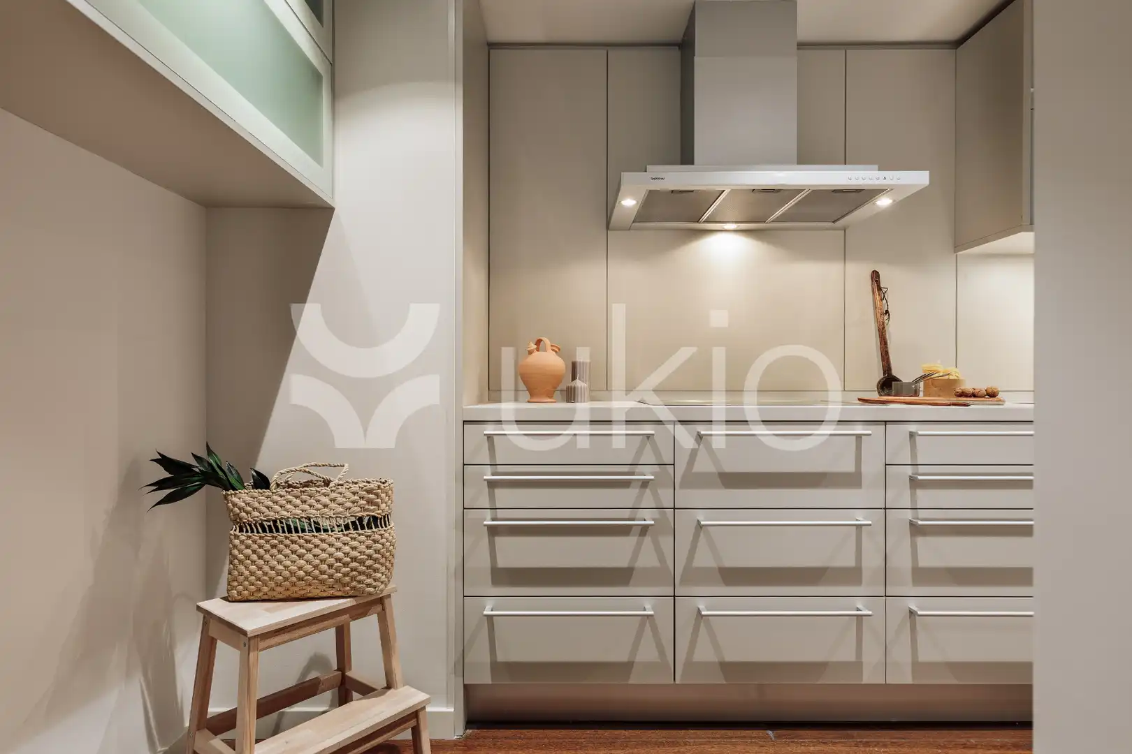 Cocina de Apartamento de alquiler en Barcelona con Aire acondicionado, Calefacción y Amueblado