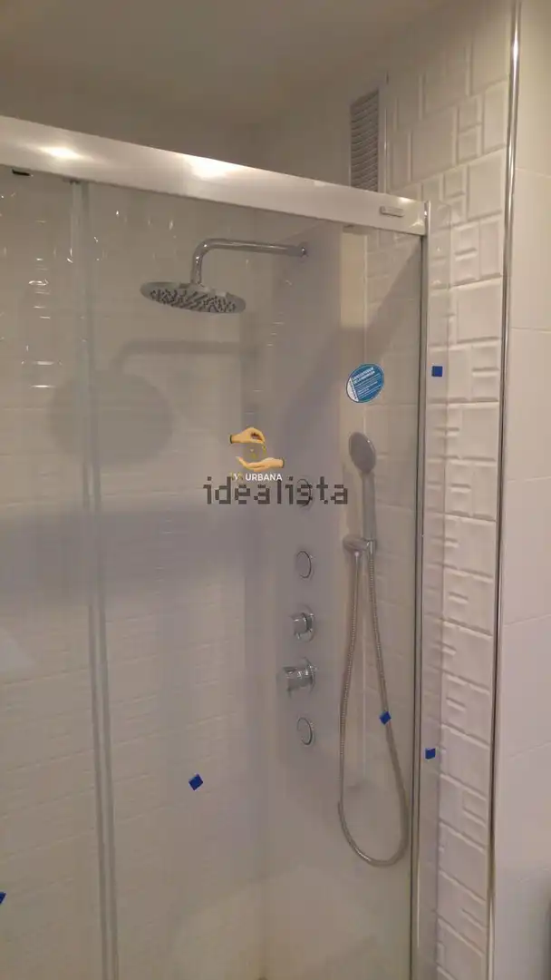 Baño de Piso en venta en Salamanca con Calefacción, Terraza y Amueblado