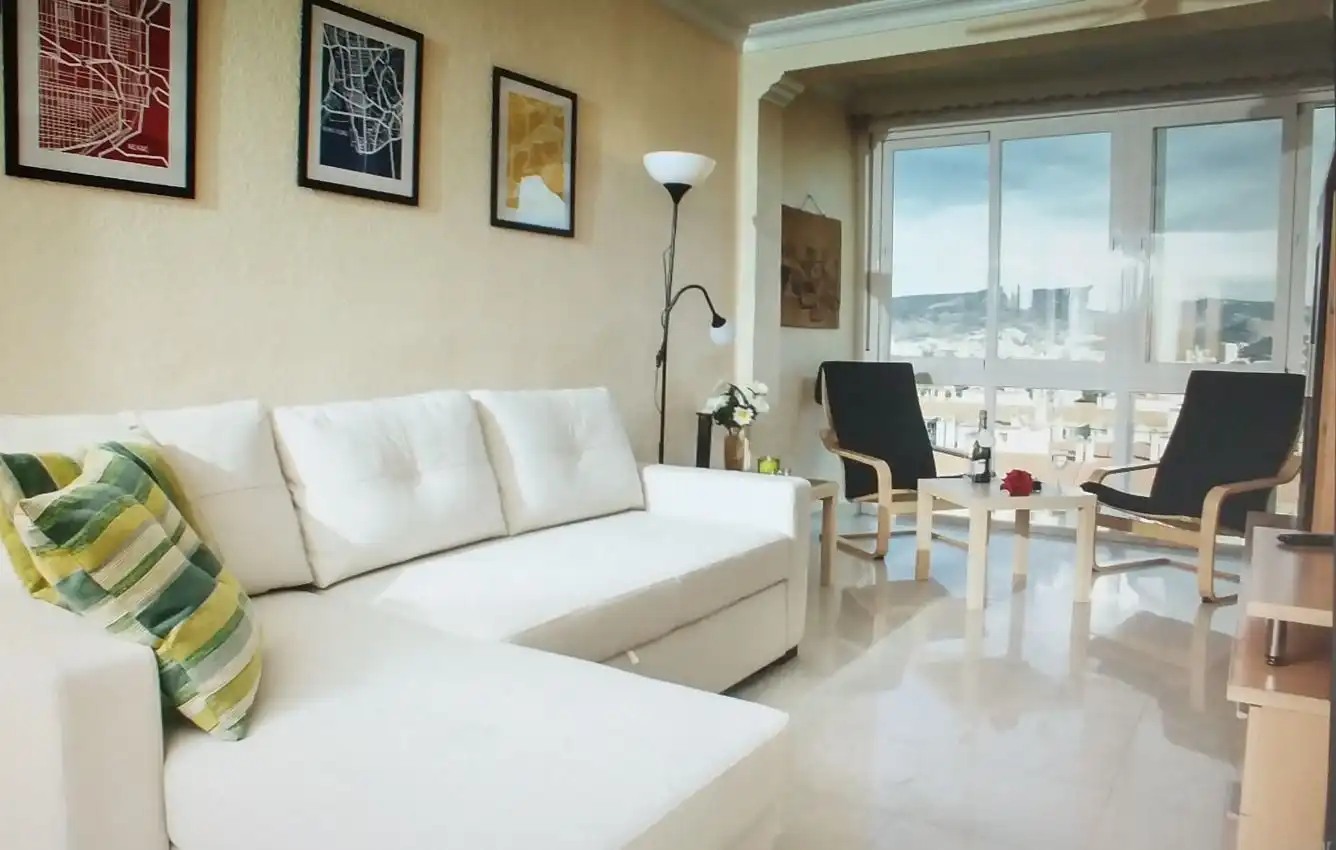 Wohnzimmer von Wohnung zur Miete in Málaga mit Möbliert und Waschmaschine