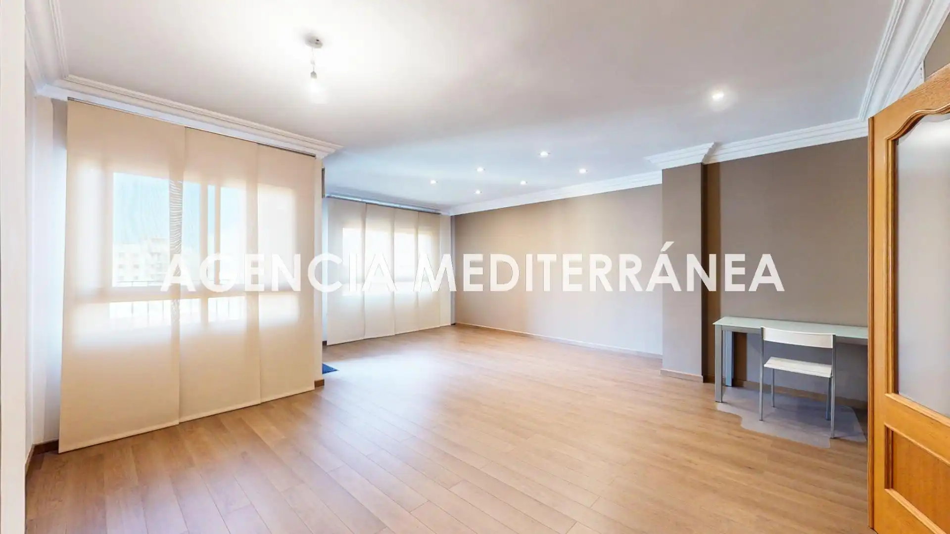 Sala de estar de Piso en venta en Picassent con Aire acondicionado, Calefacción y Parquet