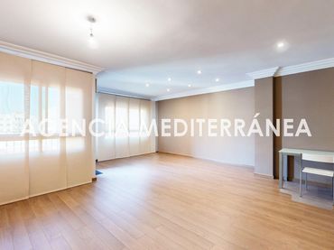 Piso con balcón en venta en Calle PARE GUAITA