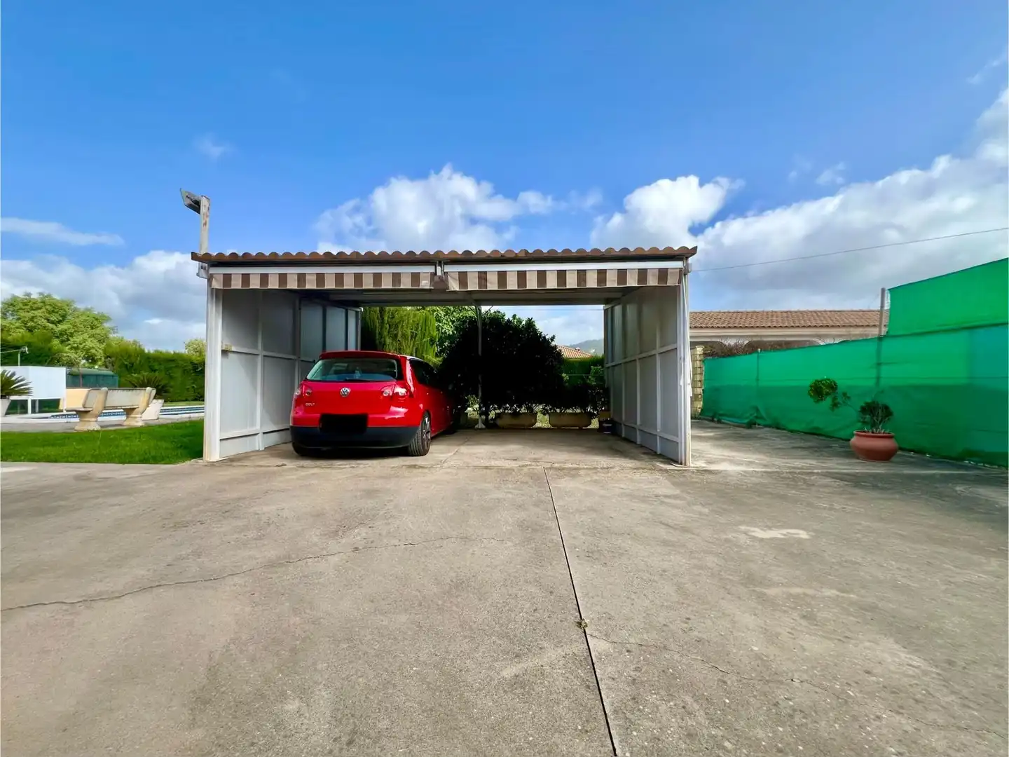 Parking of Houses for sale in Córdoba  with Air Conditioner and Swimming Pool