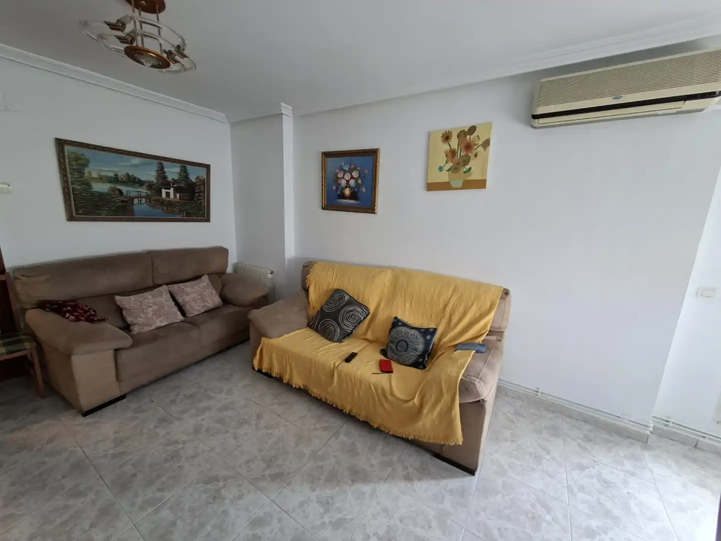 Sala de estar de Piso de alquiler en Plasencia con Aire acondicionado, Calefacción y Terraza