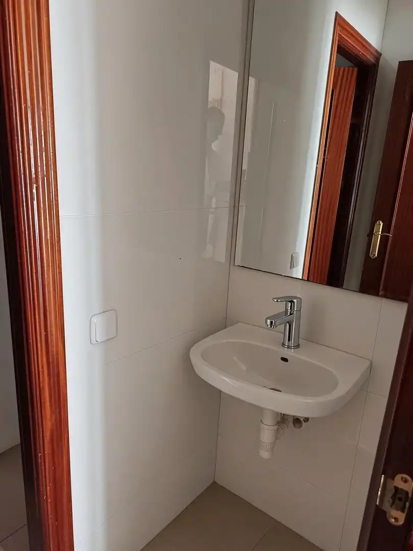 Badezimmer von Geschaftsraum zur Miete in Chamberí