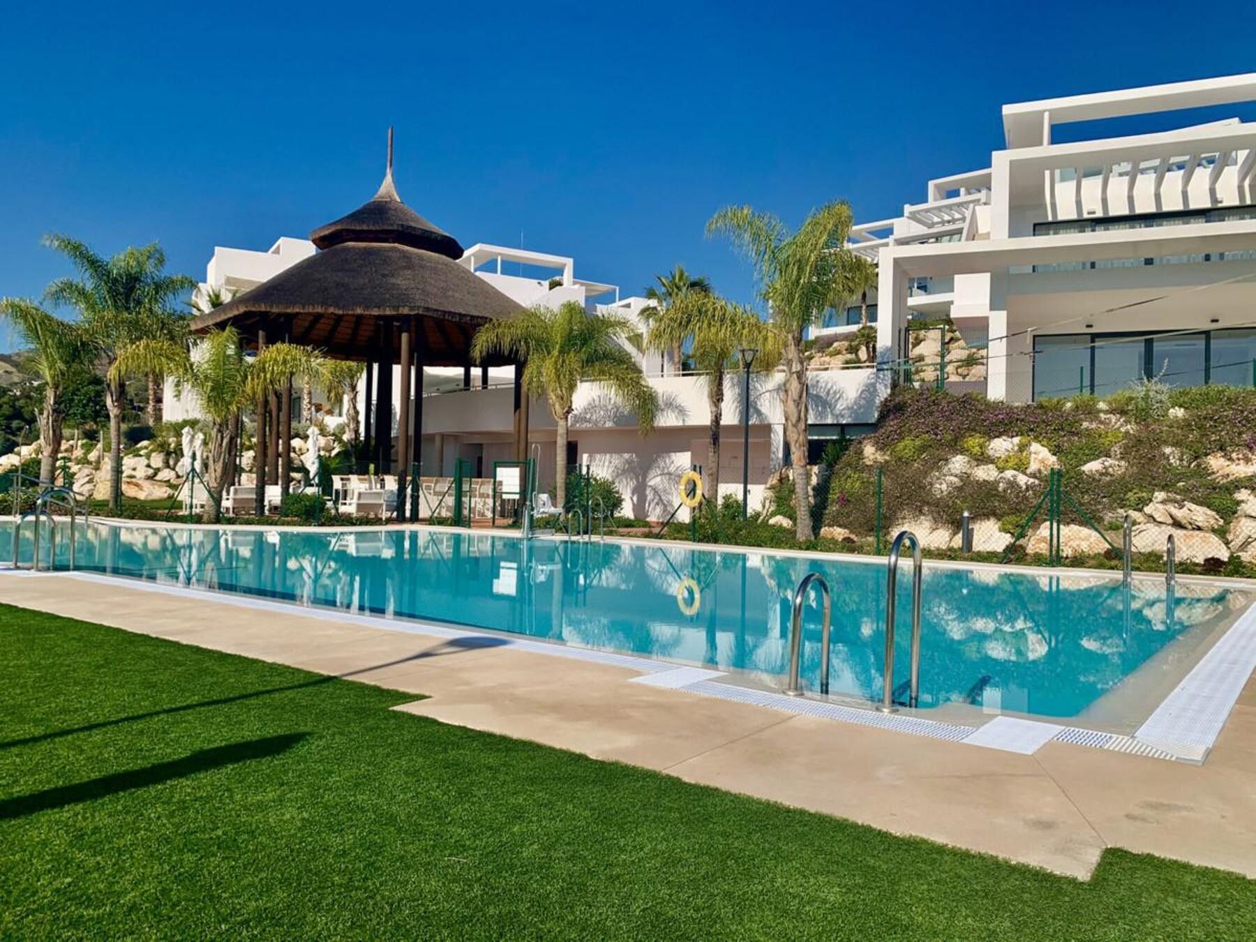 Swimming pool of Planta baja to rent in Benahavís  with Air Conditioner, Terrace and Storage room