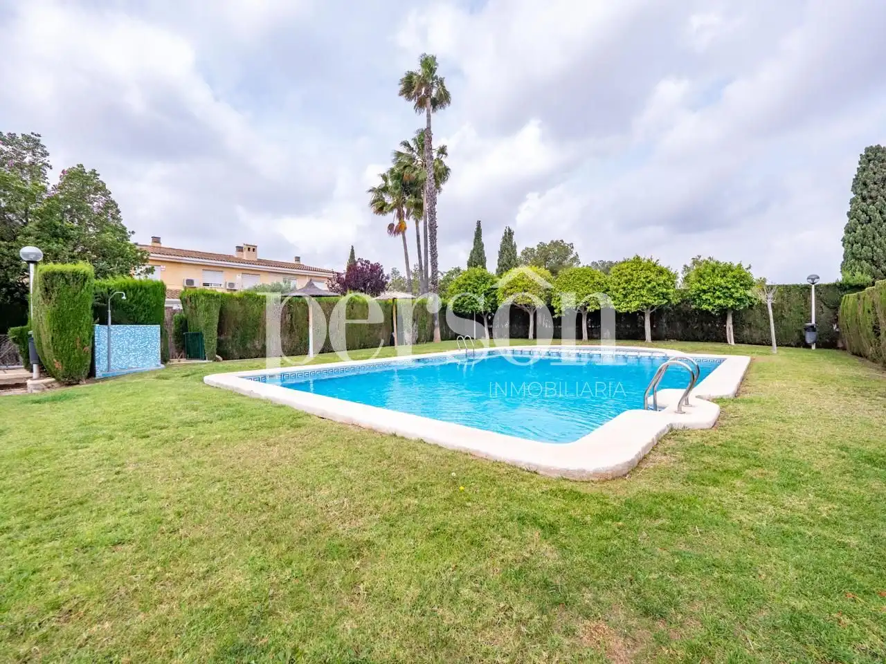 Piscina de Casa adosada en venta en Godella con Calefacción, Jardín privado y Terraza