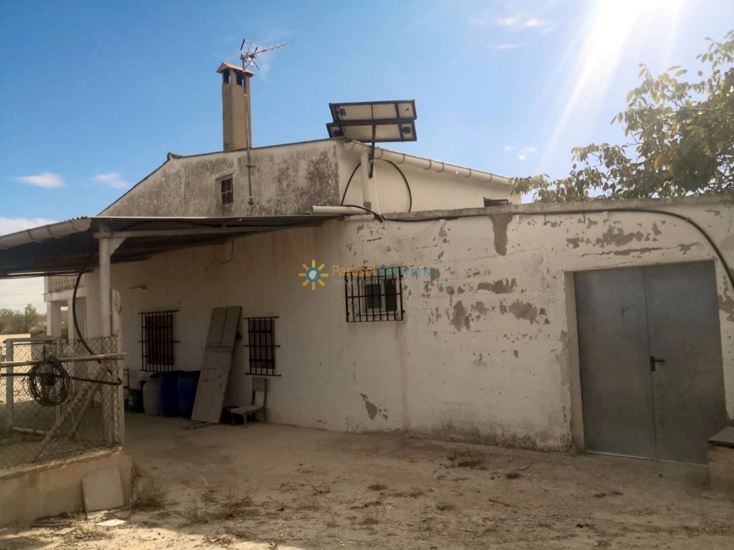 Vista exterior de Casa o xalet en venda en Bufali amb Jardí privat, Terrassa i Piscina