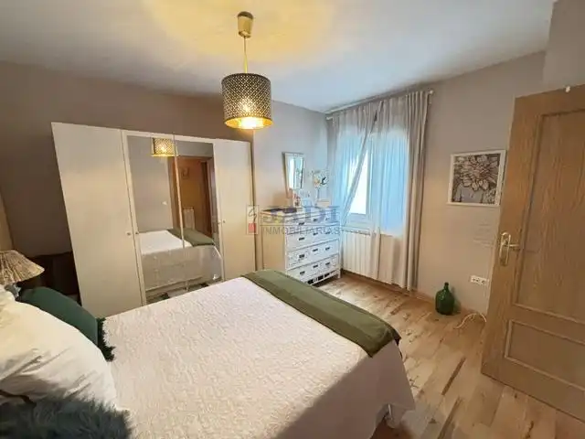 Habitación de Dúplex en venta en Valdepeñas, Ciudad Real