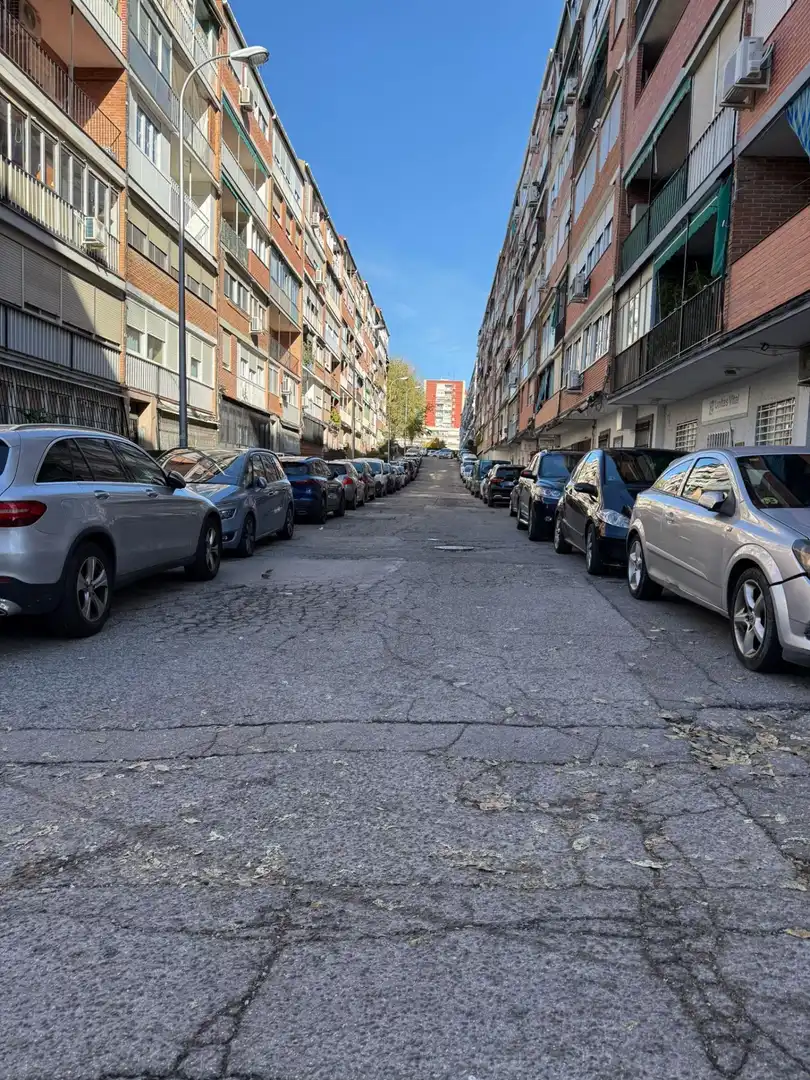 Parking de Local en venta en Madrid