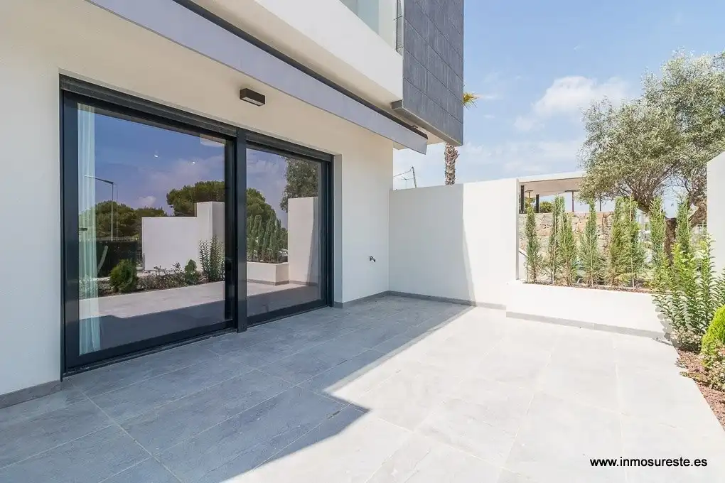 Terrassa de Apartament en venda en Torrevieja amb Jardí privat, Terrassa i Piscina comunitària