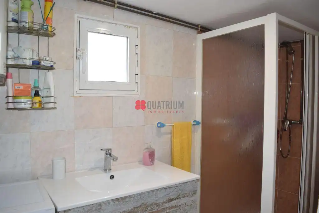 Badezimmer von Haus oder Chalet zum Verkauf in Santiago de Compostela  mit Privatgarten