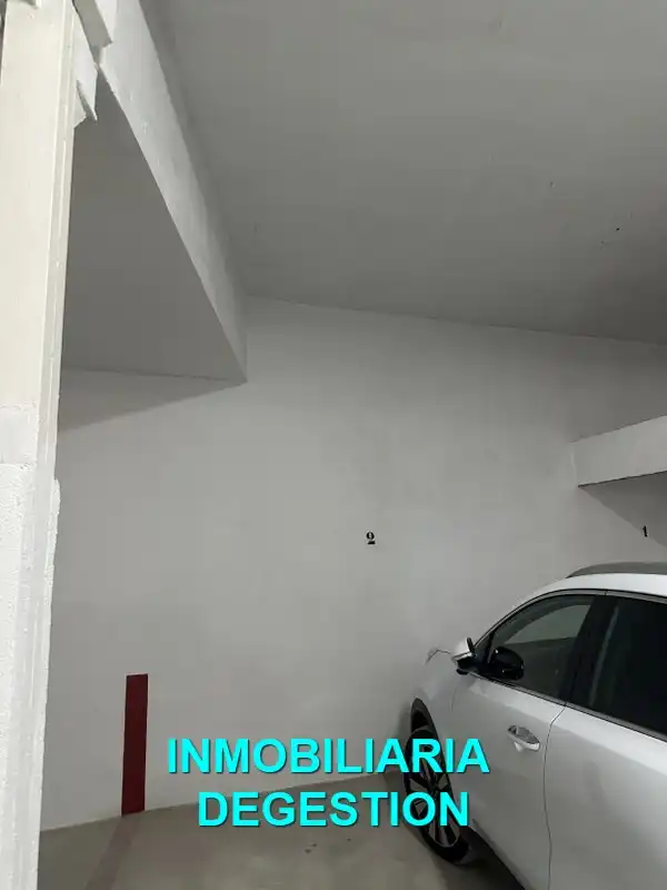 Aparcament amb ascensor en venda a Calle Zambrana, imagen 4