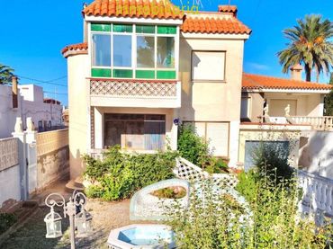 Chalet con jardín en venta en Playa - Ben Afeli