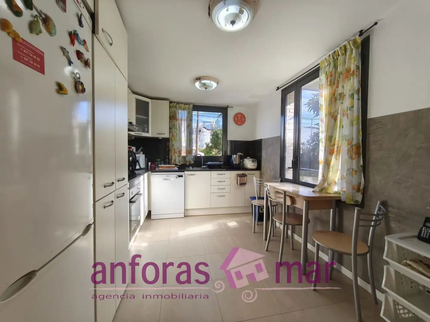 Cocina de Casa adosada en venta en Torredembarra con Aire acondicionado, Calefacción y Jardín privado