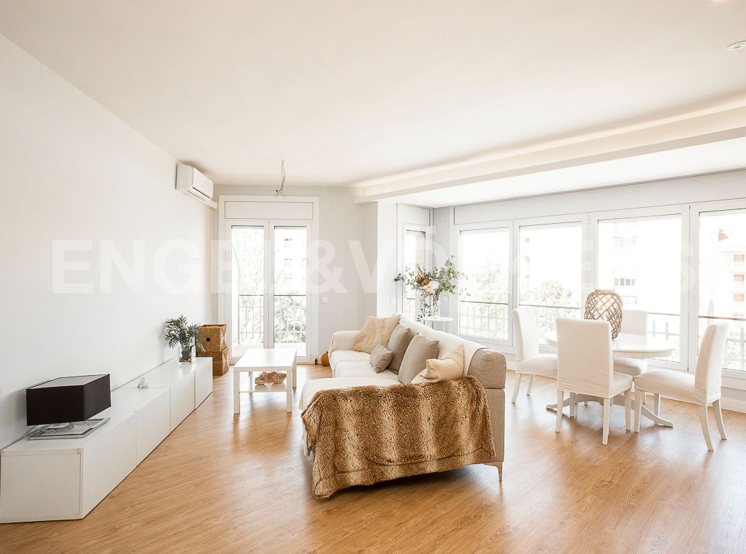 Apartment for sale in Centre - Passeig i Rodalies