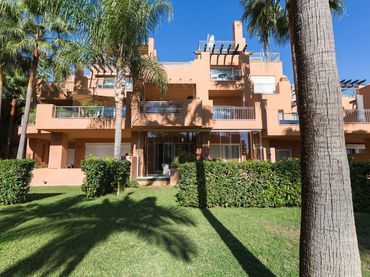 Flat with pool for sale in Marbella - Marbella,Nueva Andalucia,Avenida del Prado