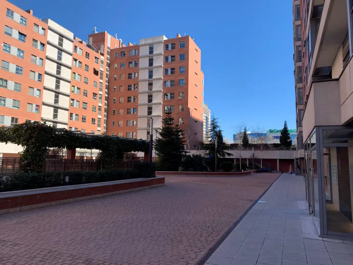 Vista exterior de Piso en venta en Madrid con Aire acondicionado, Calefacción y Jardín privado
