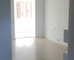 Bedroom of Flat for sale in  Madrid Capital  with Heating