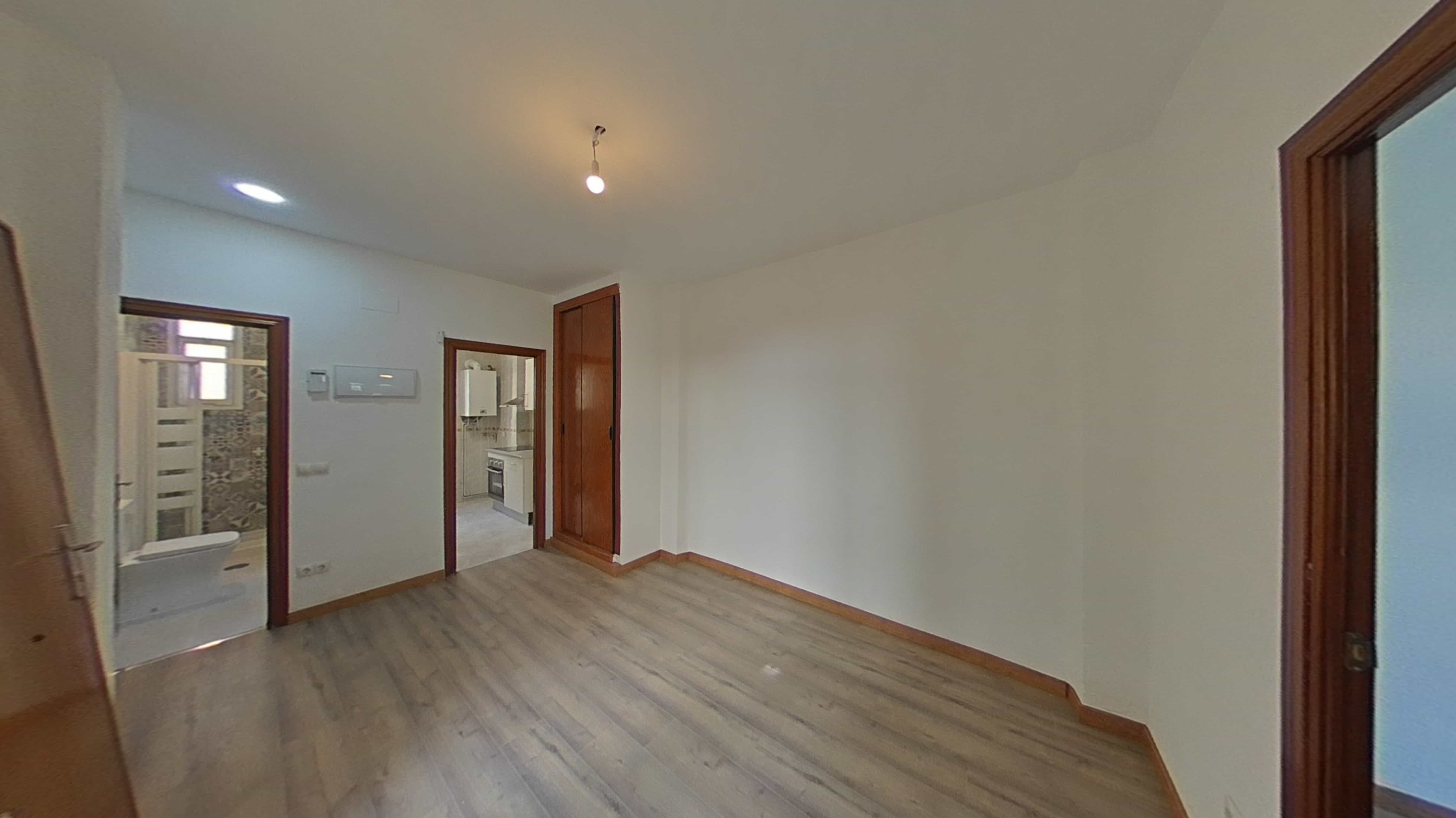 Bedroom of Flat for sale in  Madrid Capital  with Heating and Parquet flooring