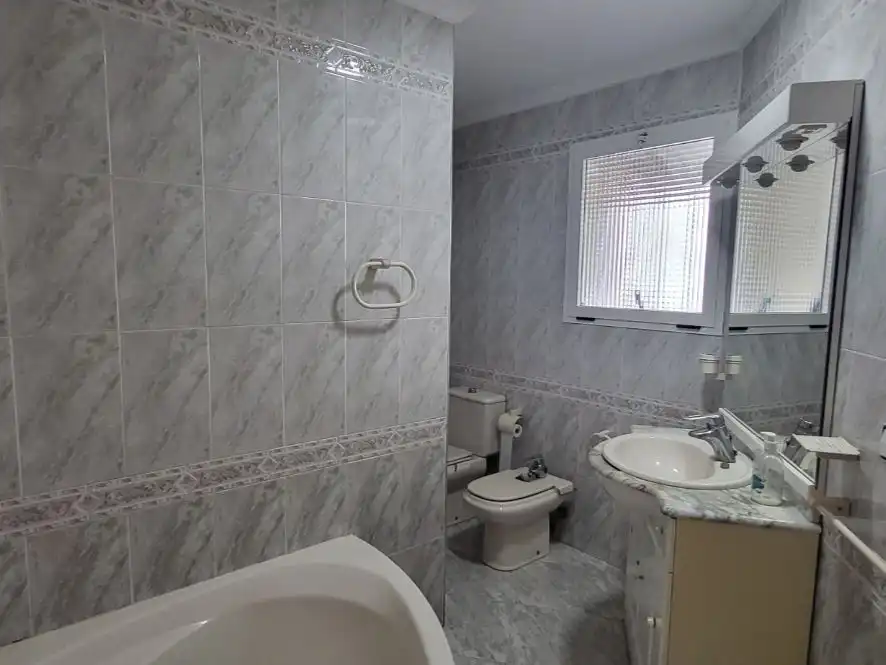 Badezimmer von Wohnung zur Miete in L'Olleria mit Abstellraum, Möbliert und Balkon
