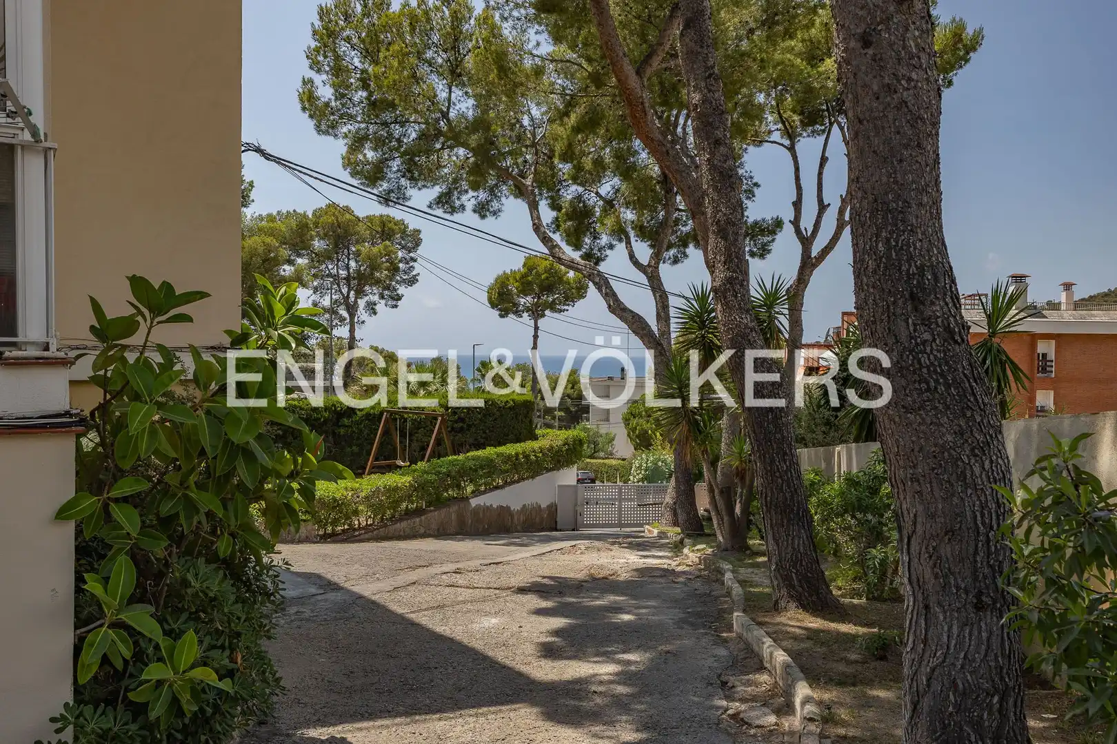 Vista exterior de Pis en venda en Castelldefels amb Calefacció, Jardí privat i Terrassa