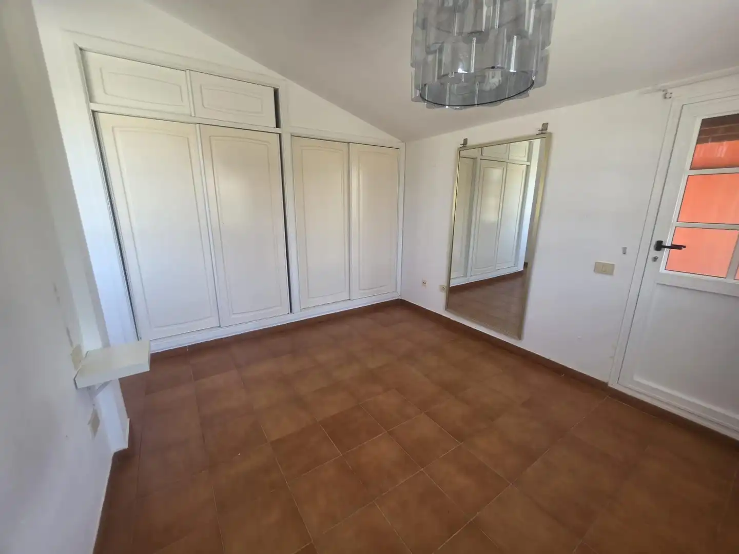 Dormitori de Casa o xalet en venda en La Oliva amb Jardí privat