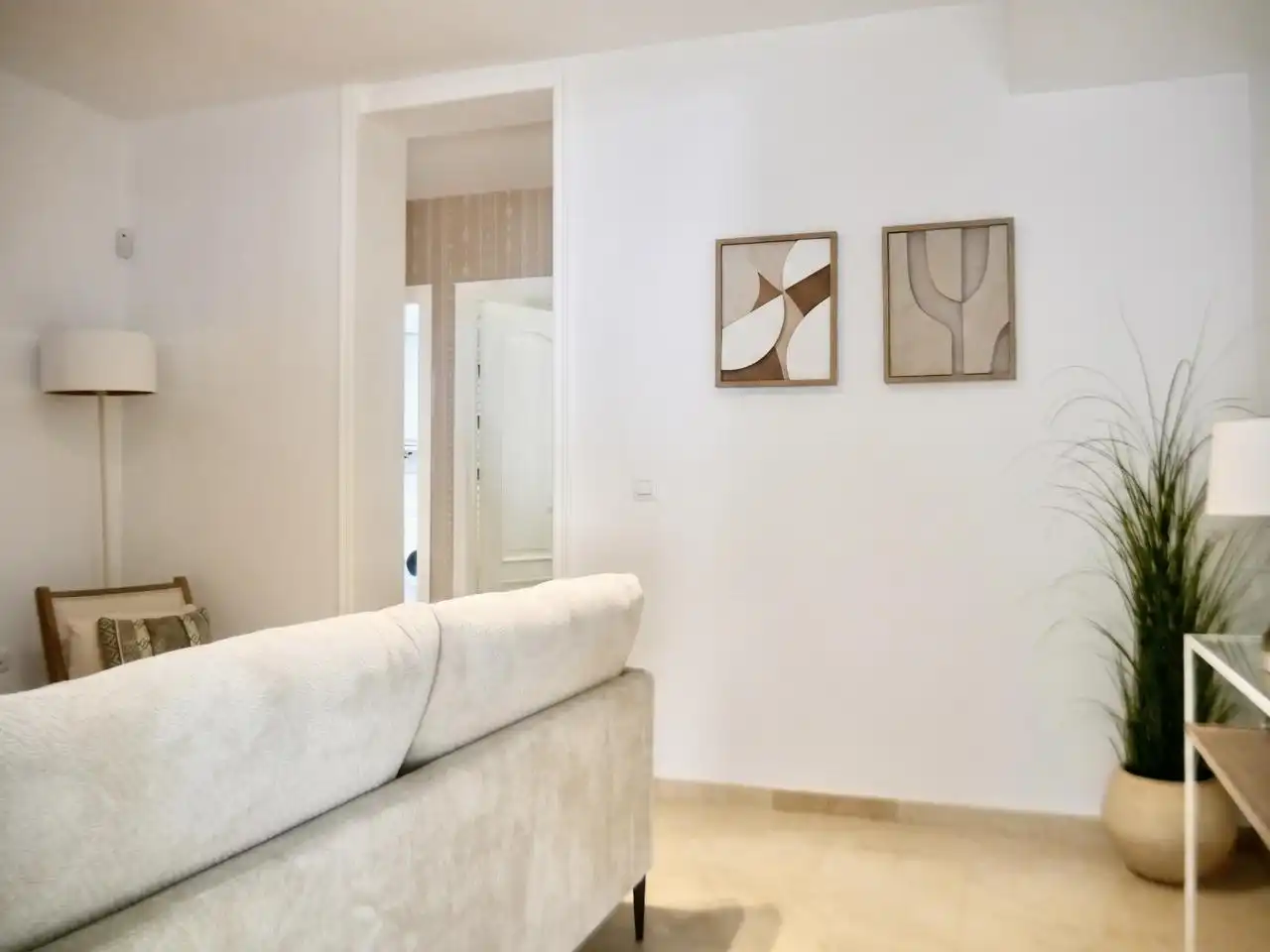 Sala d'estar de Apartament en venda en Sevilla amb Aire condicionat, Terrassa i Moblat
