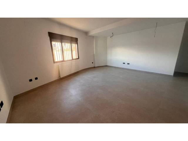 Casa adosada en Venta en La Gineta