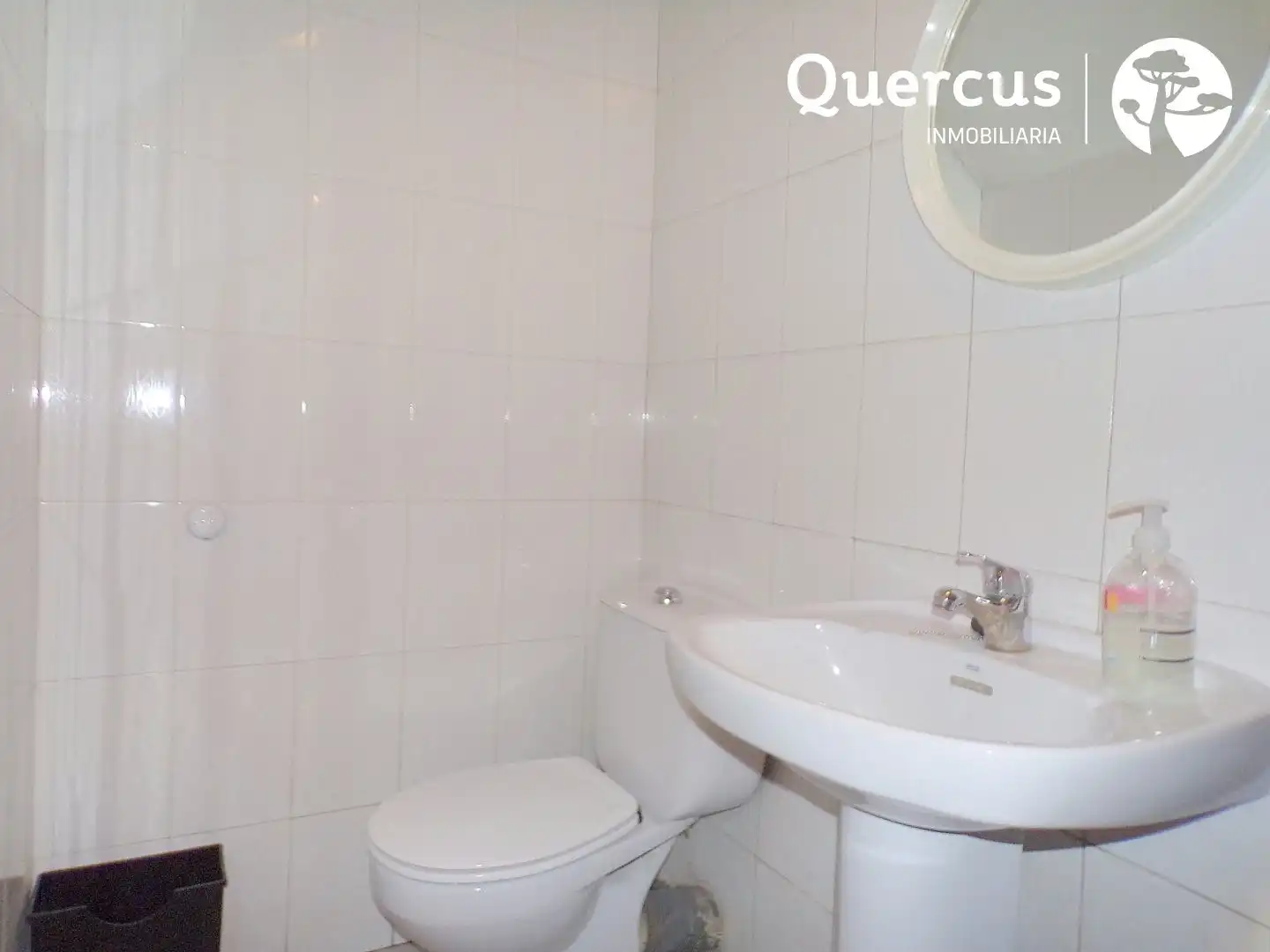 Baño de Local de alquiler en Segovia con Aire acondicionado y Calefacción