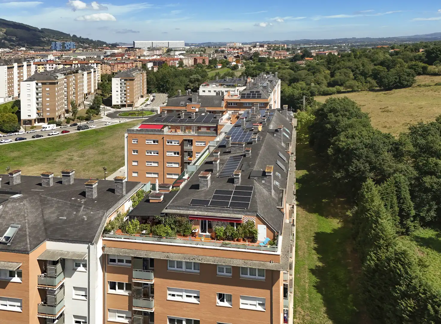 Vista exterior de Pis en venda en Oviedo  amb Calefacció, Parquet i Terrassa