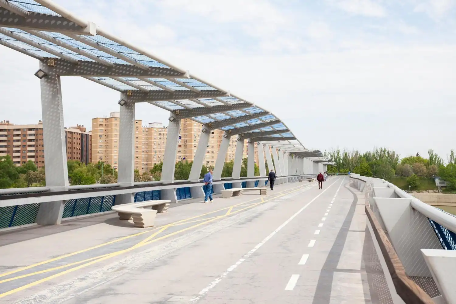 Exterior view of Flat for sale in Zaragoza  with Furnished