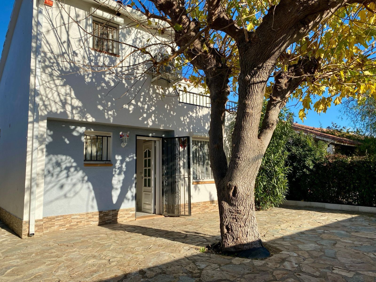 Vista exterior de Casa o xalet en venda en Roses amb Aire condicionat, Calefacció i Jardí privat