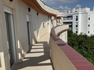 Penthouse mit Pool zum Verkauf in Estepona Pueblo