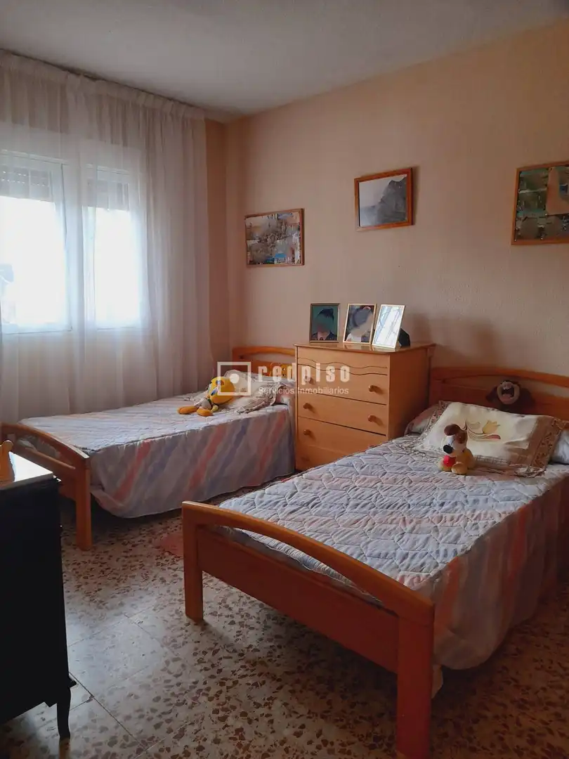 Dormitori de Casa o xalet en venda en Valdaracete amb Calefacció, Jardí privat i Terrassa