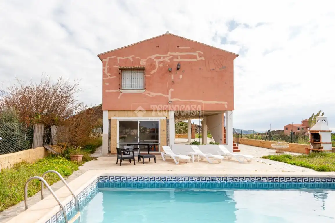 Vista exterior de Finca rústica en venda en Vélez-Málaga amb Aire condicionat, Terrassa i Piscina
