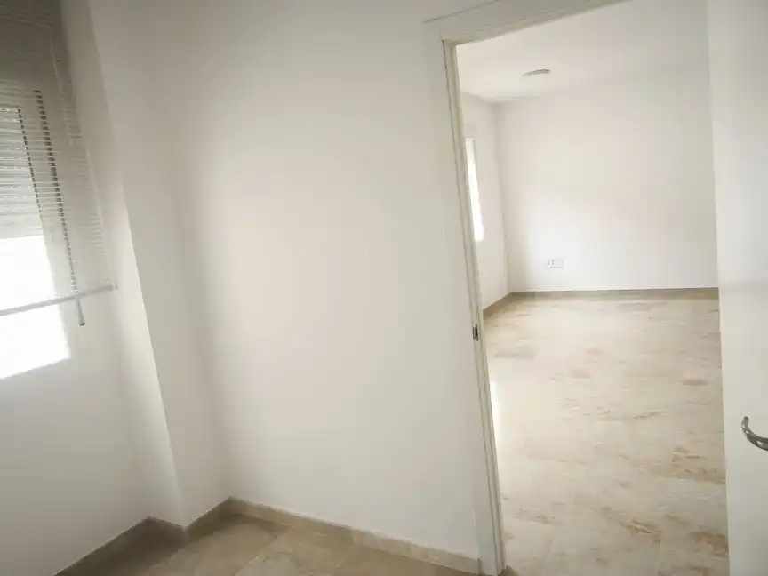 Büro zum Verkauf in Gines mit Klimaanlage und Heizung