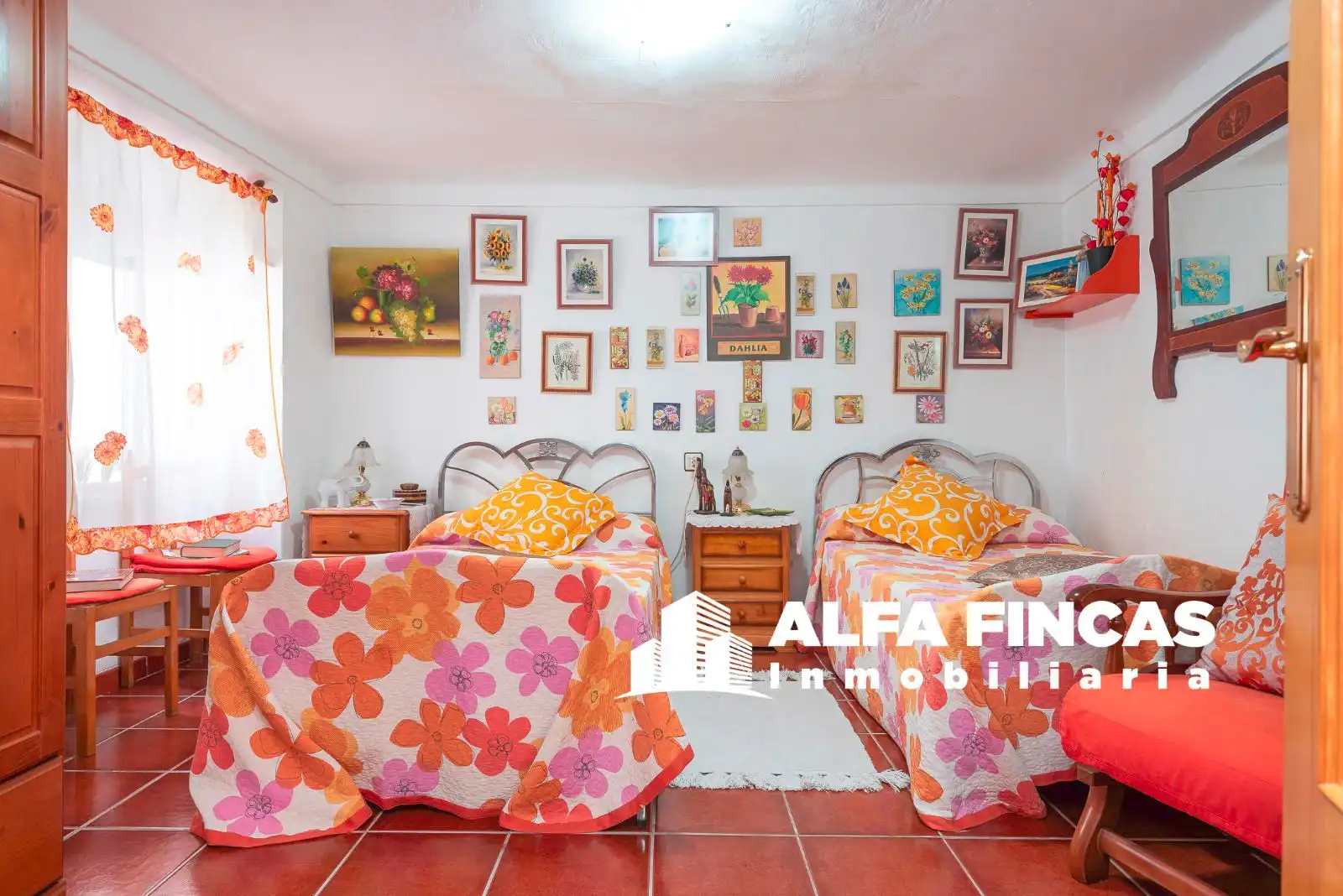 Vista exterior de Casa o chalet en venta en Vara de Rey con Aire acondicionado, Calefacción y Jardín privado