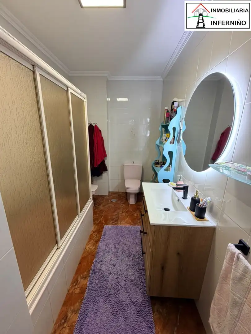 Bathroom of Flat for sale in A Malata - Catabois - Ciudad Jardín