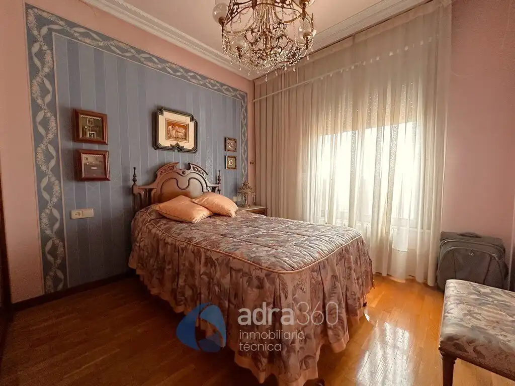 Habitación de Casa o chalet en venta en  Logroño con Aire acondicionado, Calefacción y Jardín privado