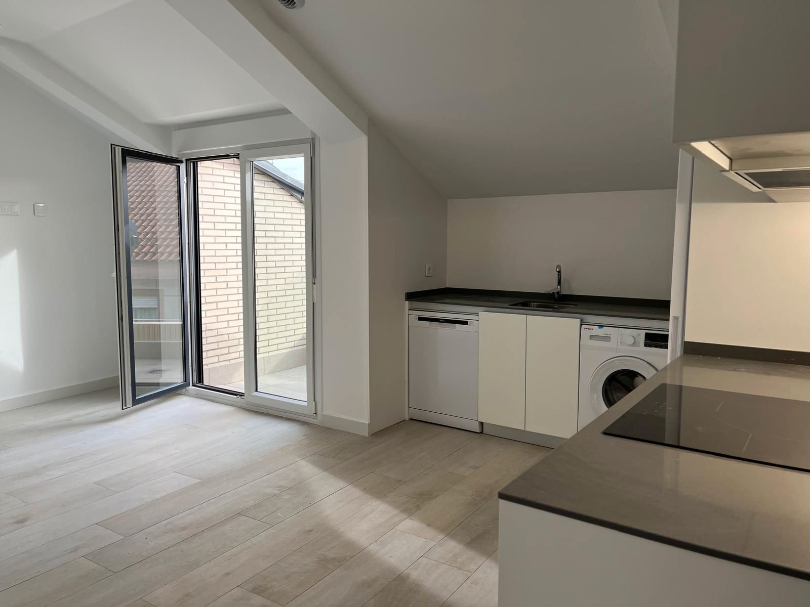 Cuina de Apartament de lloguer en Brunete amb Aire condicionat, Calefacció i Terrassa